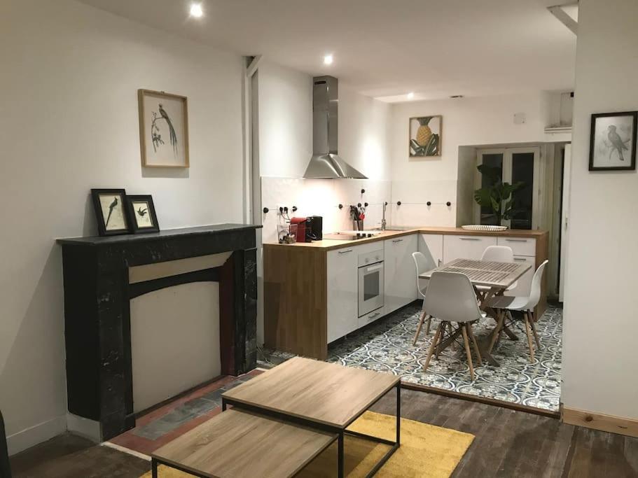 Appartement Cosy A Deux Pas De La Gare Λαβάλ Εξωτερικό φωτογραφία