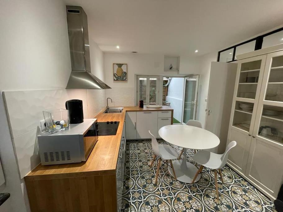 Appartement Cosy A Deux Pas De La Gare Λαβάλ Εξωτερικό φωτογραφία