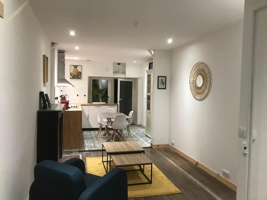 Appartement Cosy A Deux Pas De La Gare Λαβάλ Εξωτερικό φωτογραφία